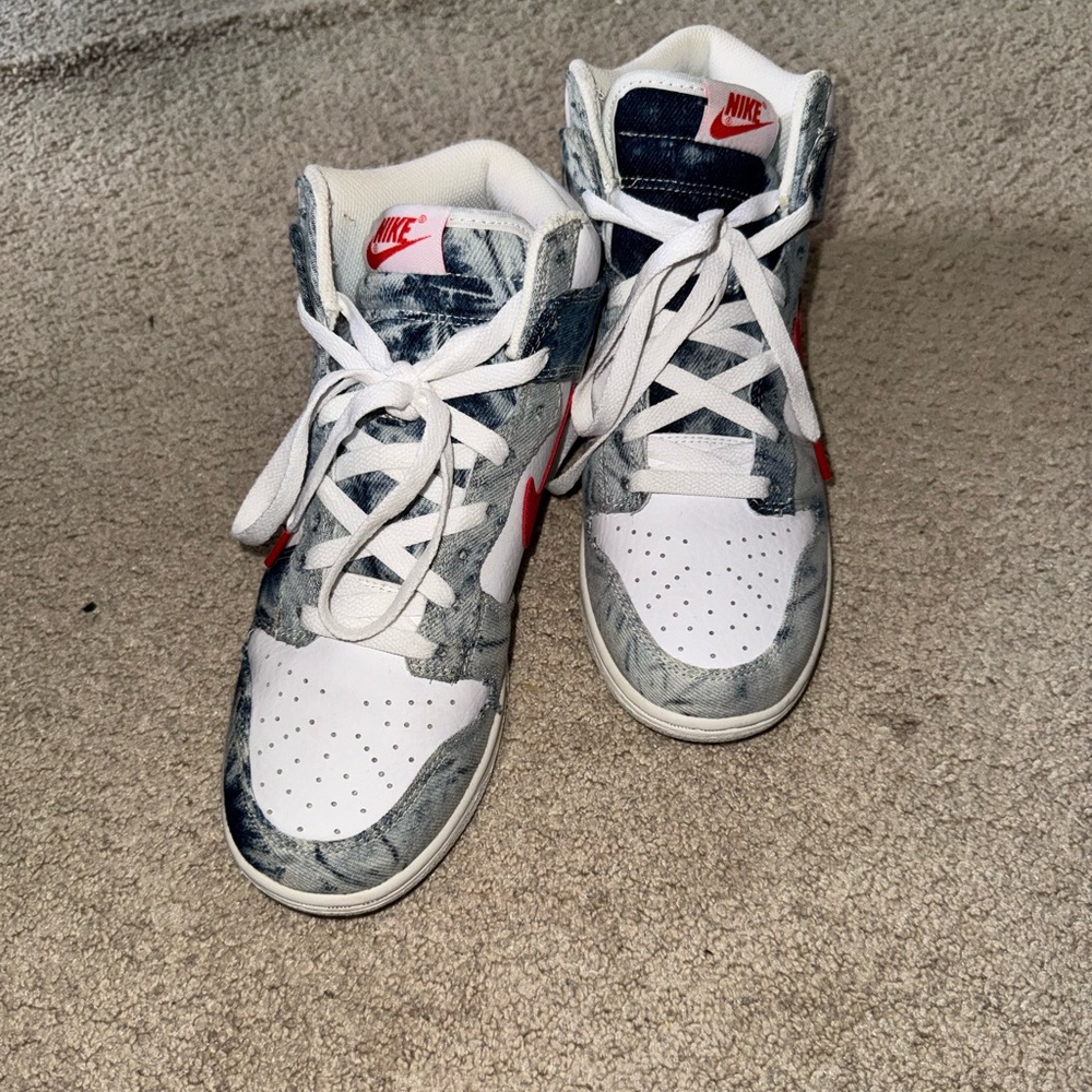 Nike womens High-Top Sneakers - Denim Pack. Size 8